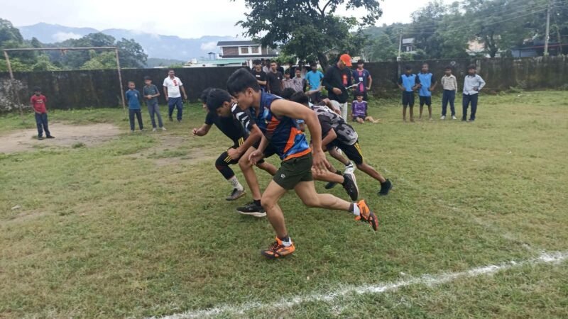 खेल महाकुंभ में गूंजा खिलाड़ियों का जोश, मैदान में दिखा दमखम