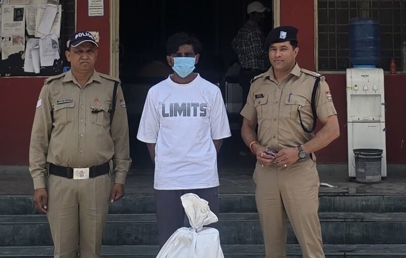 सेलाकुई -चोरी के माल के साथ ए-कैटेगरी का हिस्ट्रीशीटर गिरफ्तार