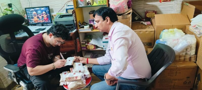 नवरात्र से पहले खाद्य सुरक्षा विभाग अलर्ट, दुकानों से लिए खाद्य पदार्थों के नमूने