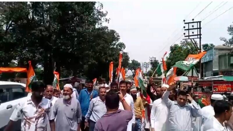 SIR में फर्जीवाड़े के आरोपों को लेकर कांग्रेस का प्रदर्शन, सरकार का पुतला फूंका